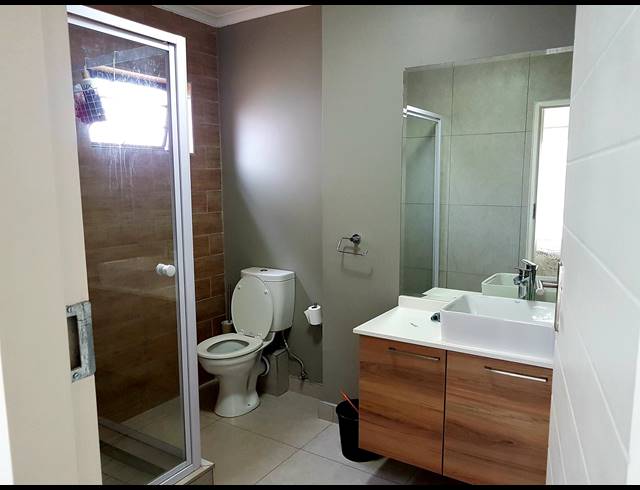 3 BEDROOM DUPLEX RENTED IN GLEN MARAIS
